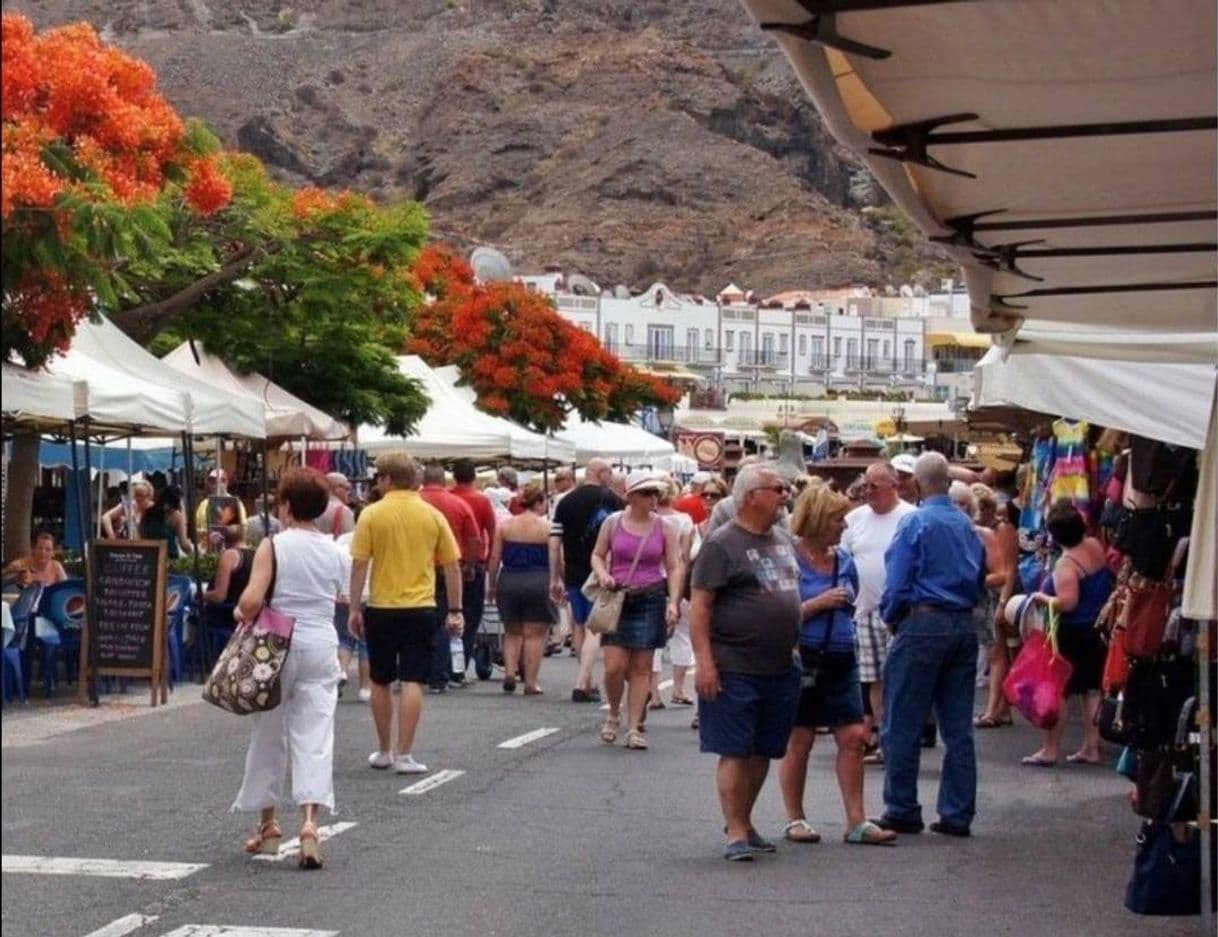 Lugar Mercadillo artesanal Puerto de Mogán 