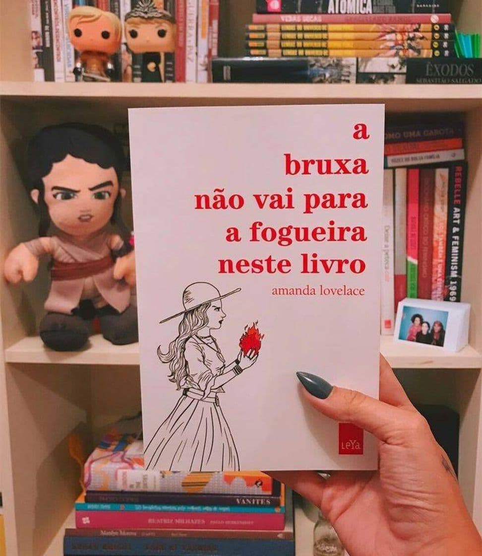 Fashion "A bruxa não vai para a fogueira neste livro"