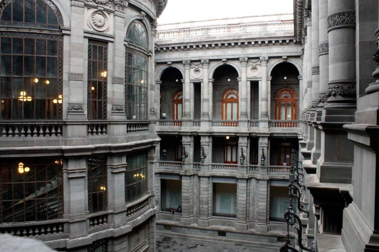 Place Museo Nacional De Arte (MUNAL)