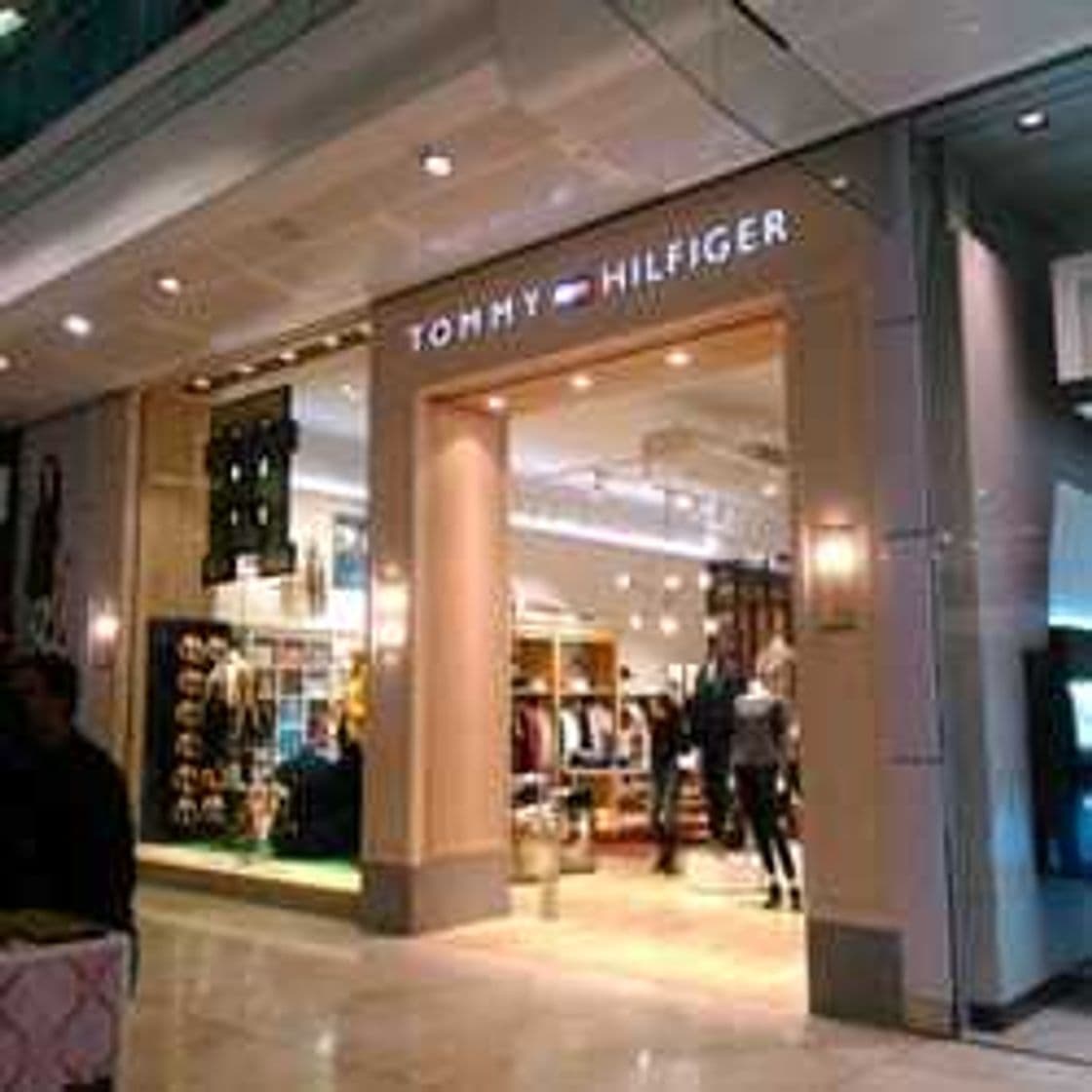 Place Tommy Hilfiger