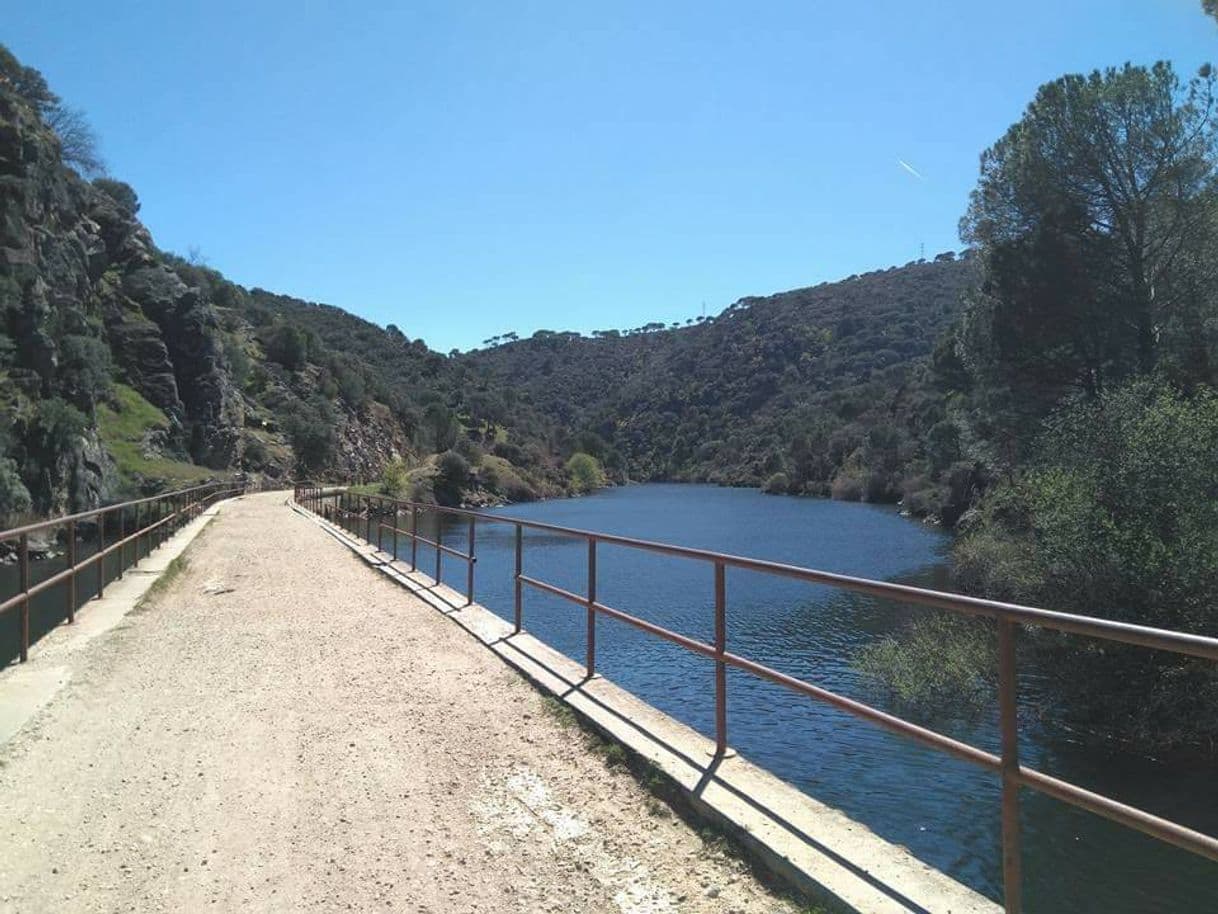 Lugar Embalse de Picadas