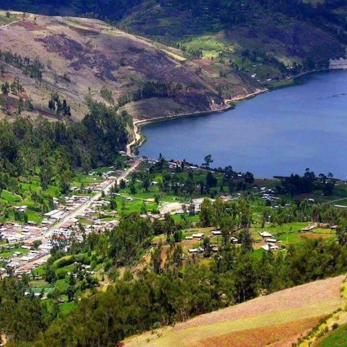 Place Laguna de Pacucha