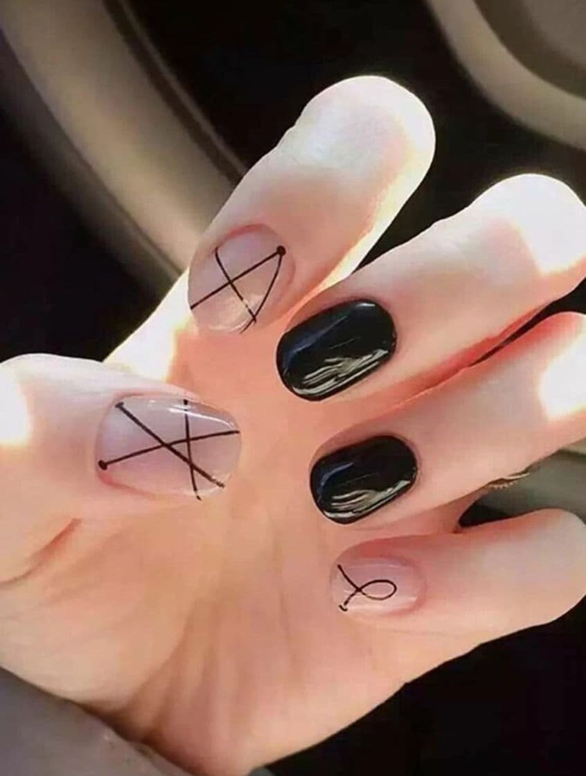 Moda Uñas hermosas🖤🤍