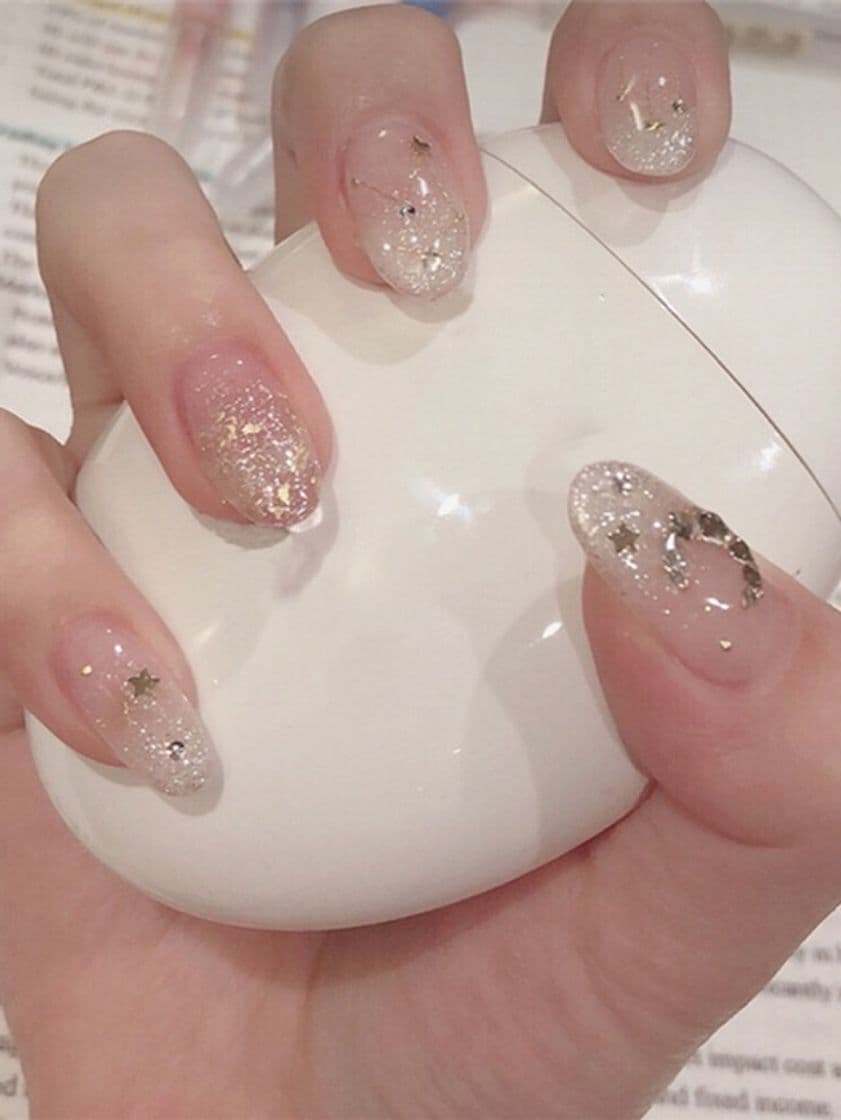 Moda Uñas con diseño brillante 