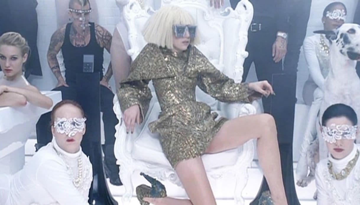 Fashion Lady Gaga - Bad Romance 