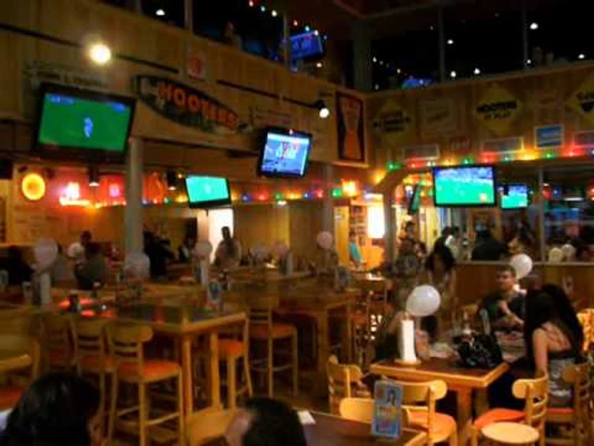 Restaurantes Hooters Malecon Americas