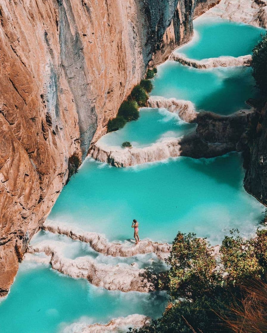 Lugar Millpu aguas turquesas de Ayacucho-Perú