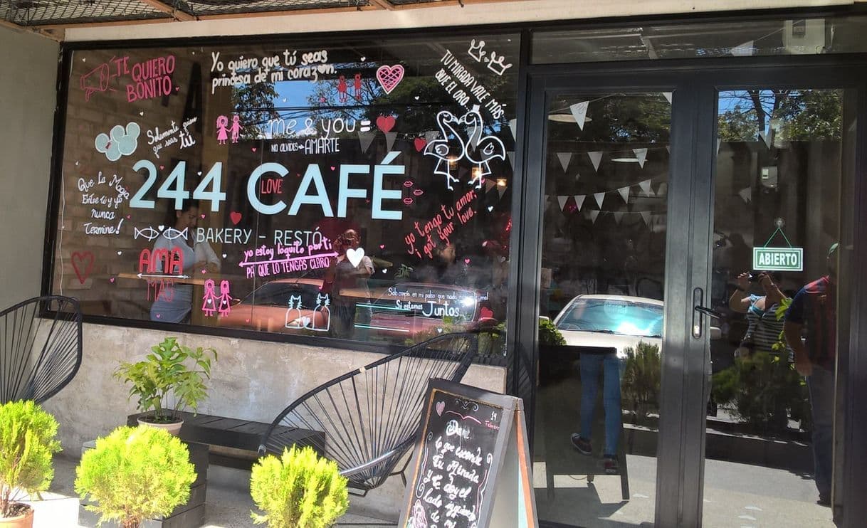 Restaurants 244 CAFÉ