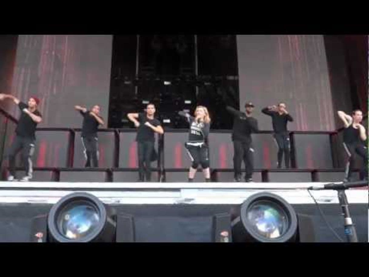 Moda Girl Gone Wild - Rehearsal Soundcheck - MDNA Tour - YouTube