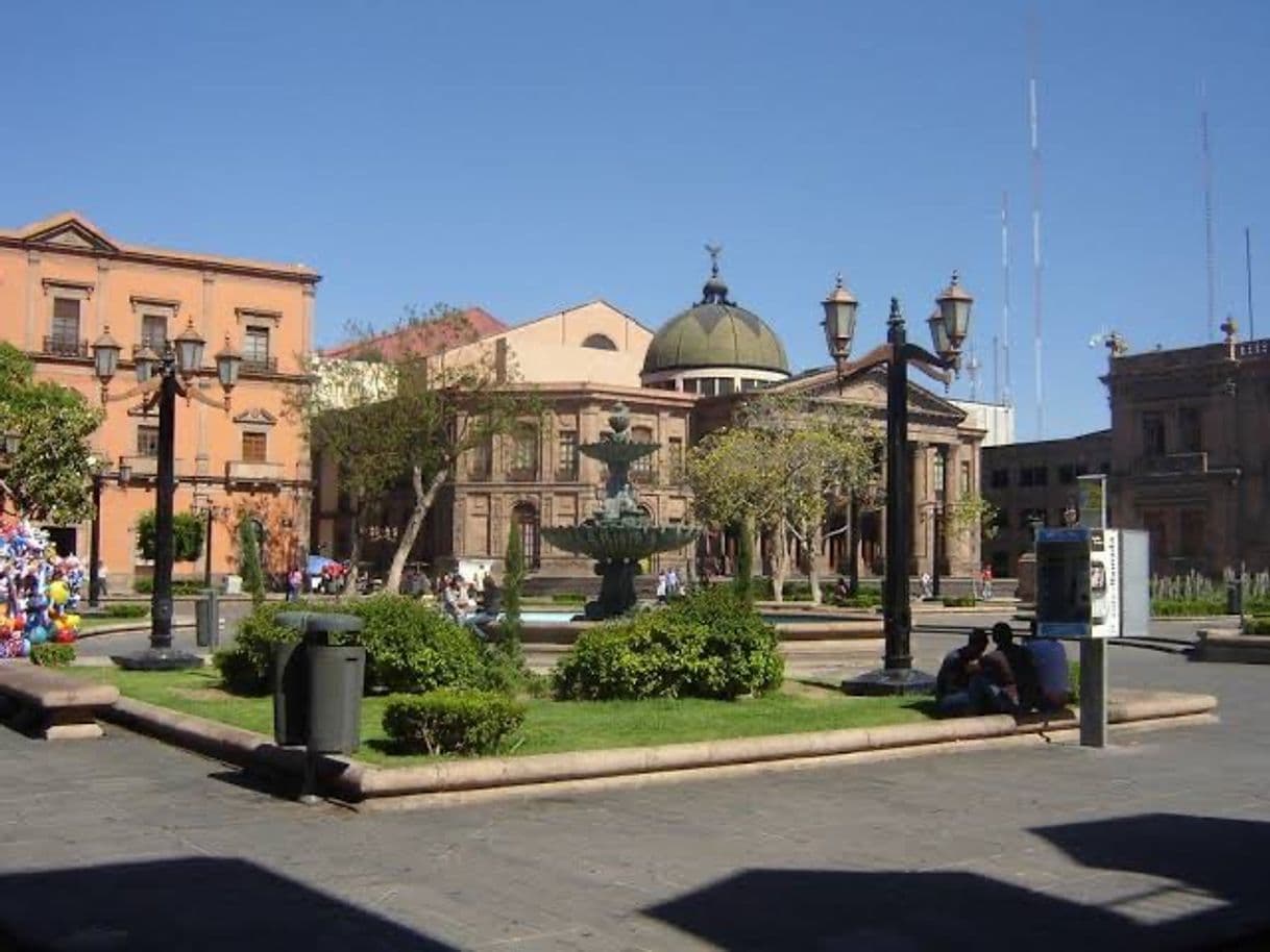 Place Plaza del Carmen