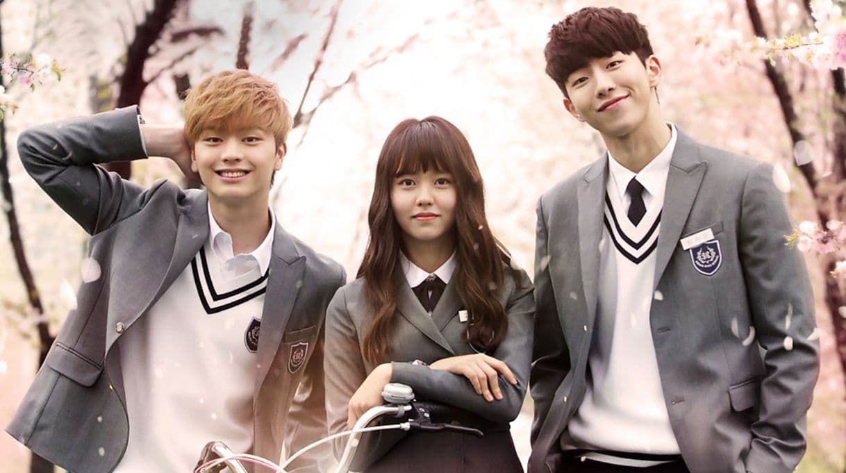 Serie Who Are You: School 2015