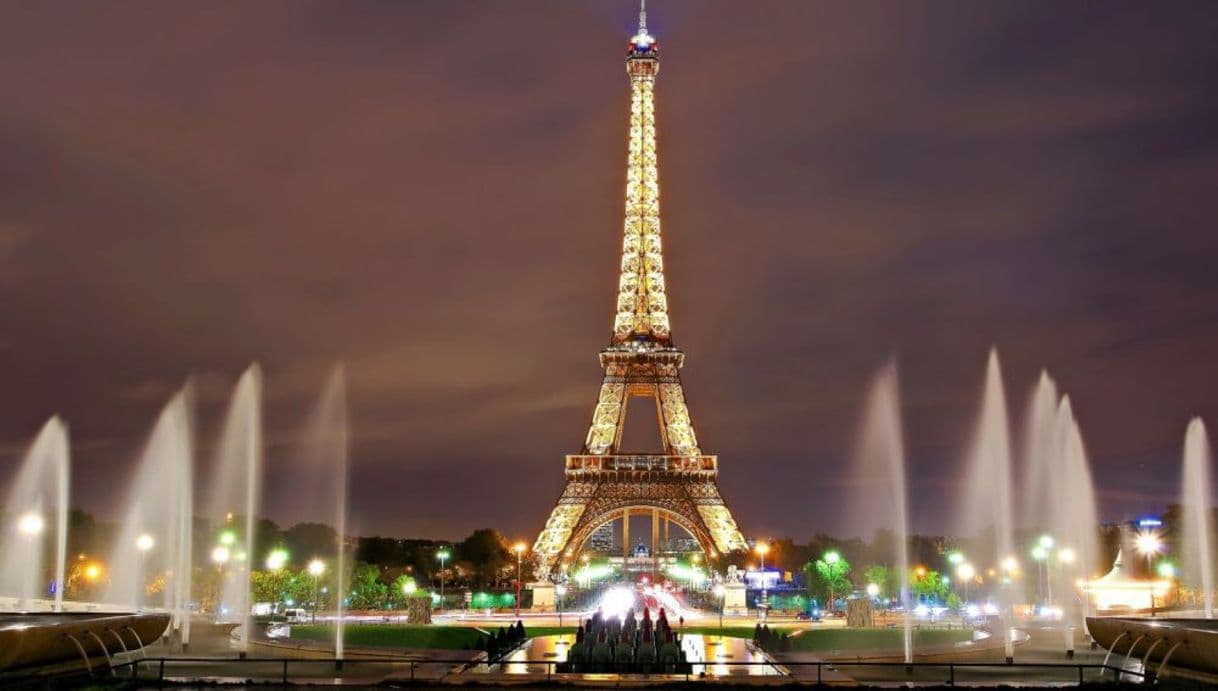 Place Torre Eiffel