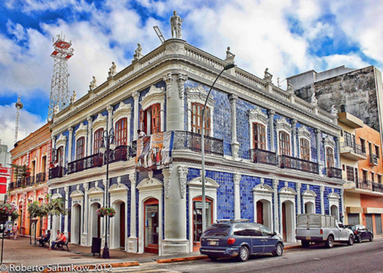 Place Casa De Los Azulejos