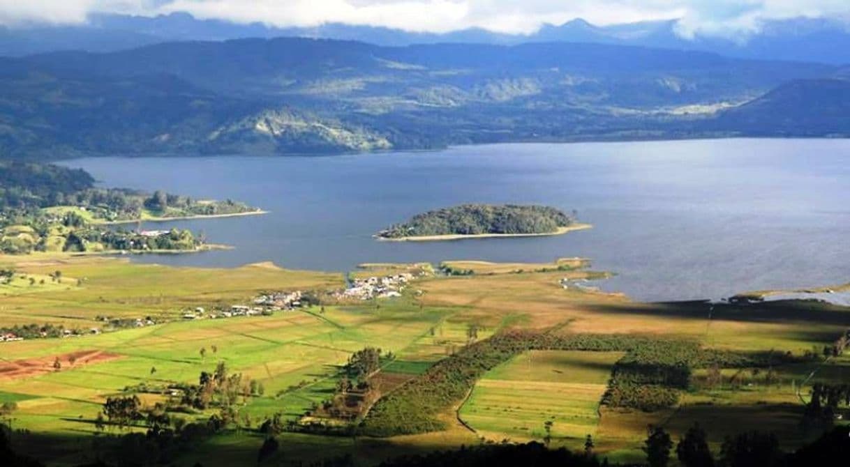 Place Laguna De La Cocha