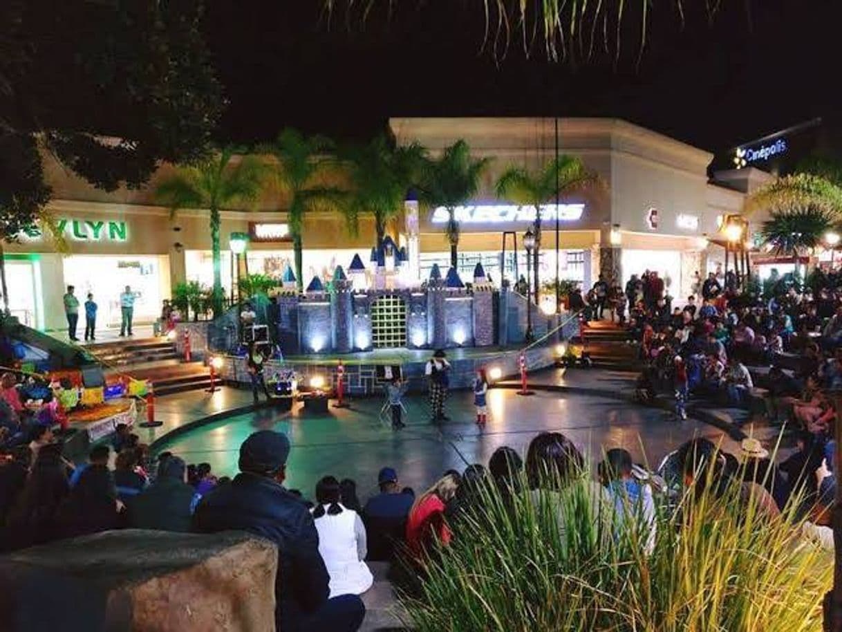 Lugar Plaza Río