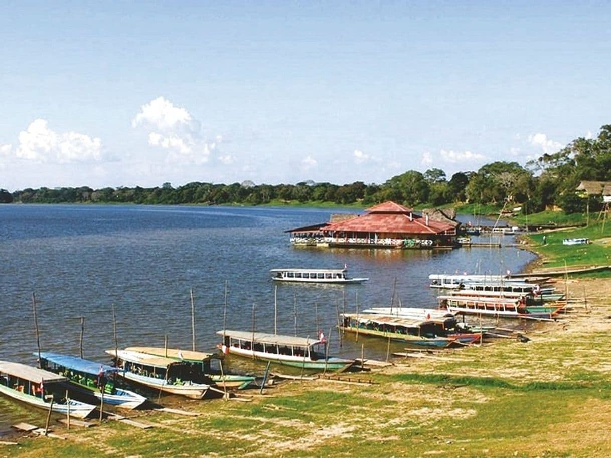 Lugar Lago Yarinacocha