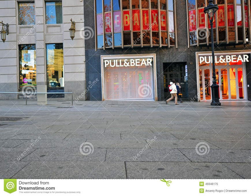 Place Pull And Bear