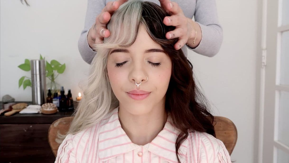 Moda ASMR massage | Melanie Martinez ✨