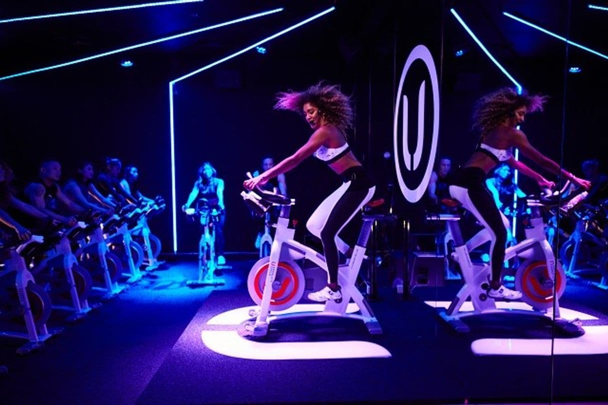 Moda Indoor Cycling: What It Is, How It Works, and More 🚴🏻‍♀️