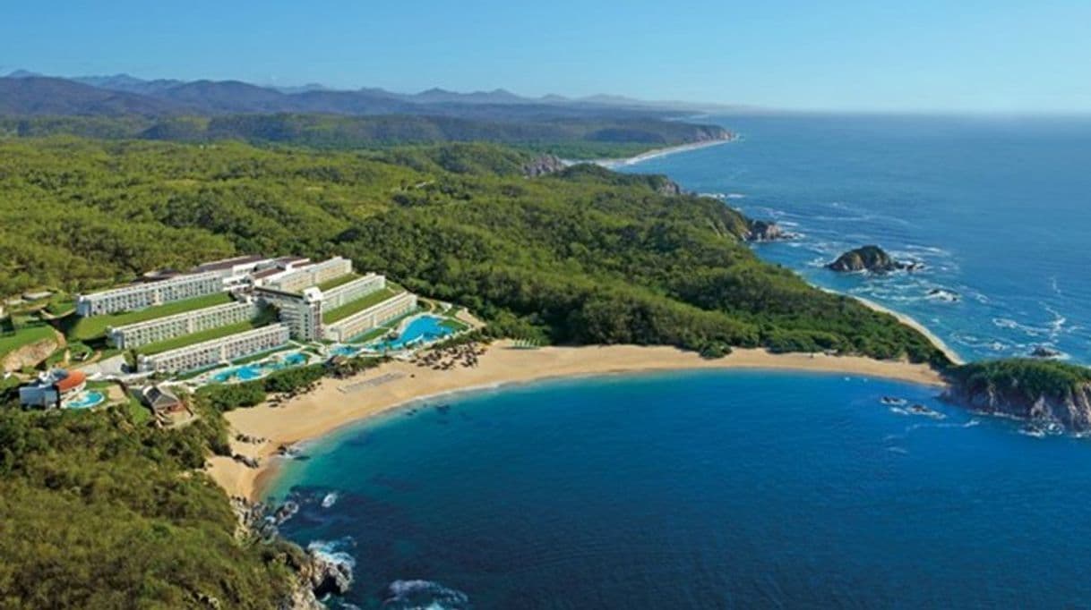 Lugar Secrets Huatulco Resort & Spa