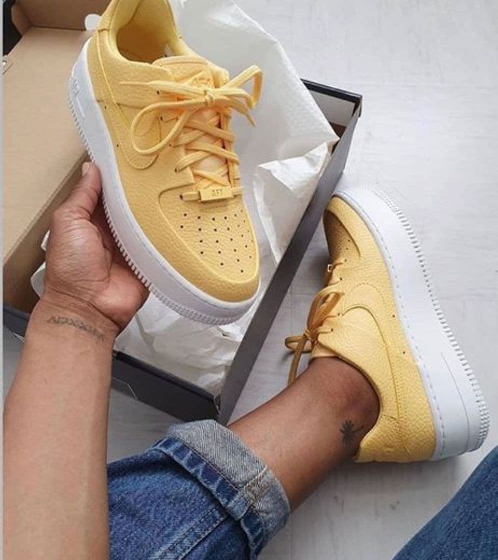 Moda Nike Air Force 1 - 💛