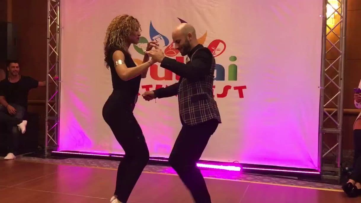 Serie BACHATA DANCE - ATACA Y LA ALEMANA 