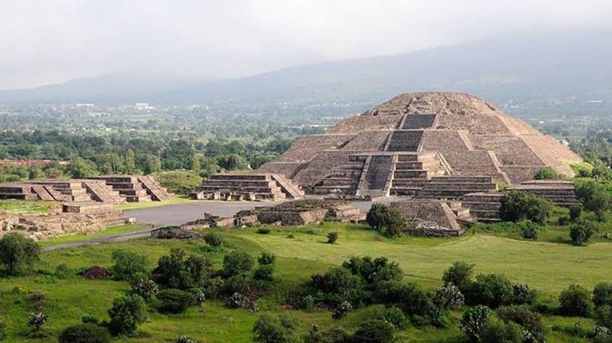 Lugar Piramides De Teotihuacan