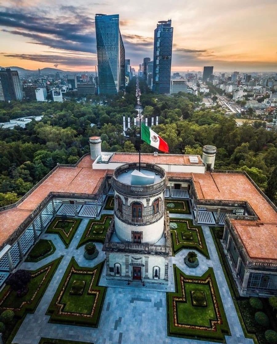 Place Chapultepec Castle