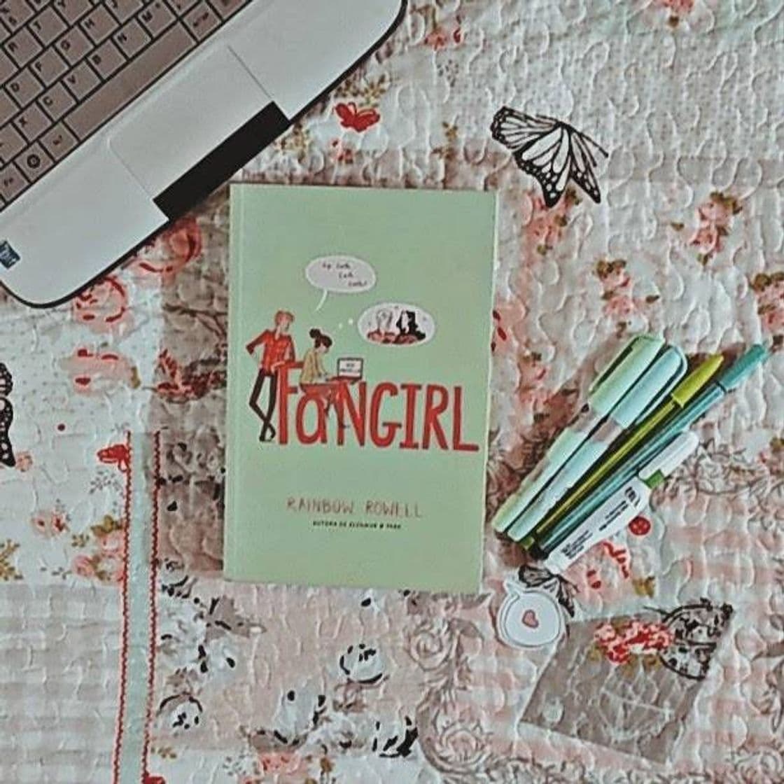 Libro Reseña "Fangirl"