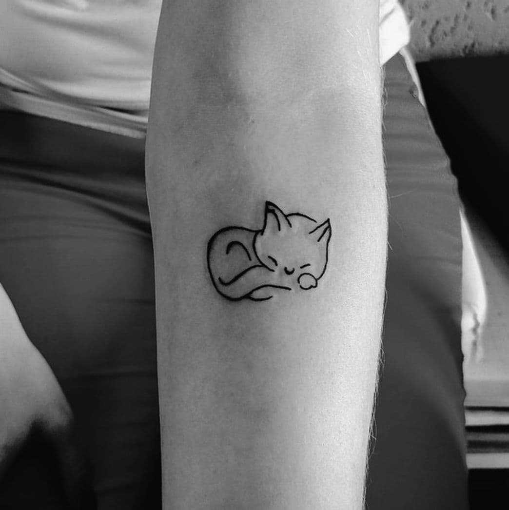 Lugar Cat Tattoos: Designs & Ideas