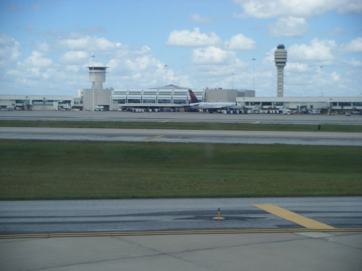 Place Orlando International Airport (MCO)