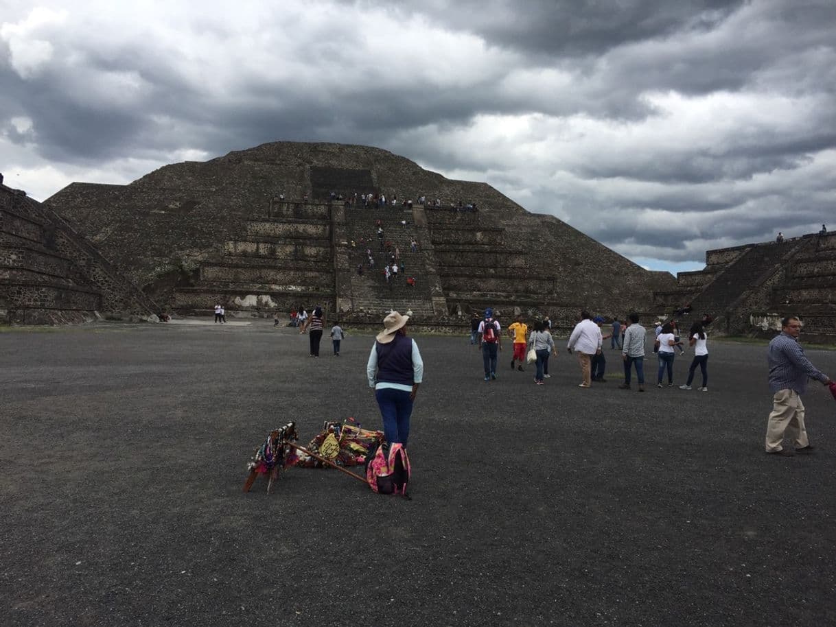 Place Piramides De Teotihuacan