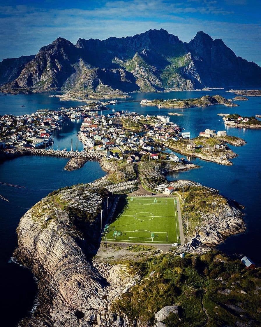 Place Henningsvær