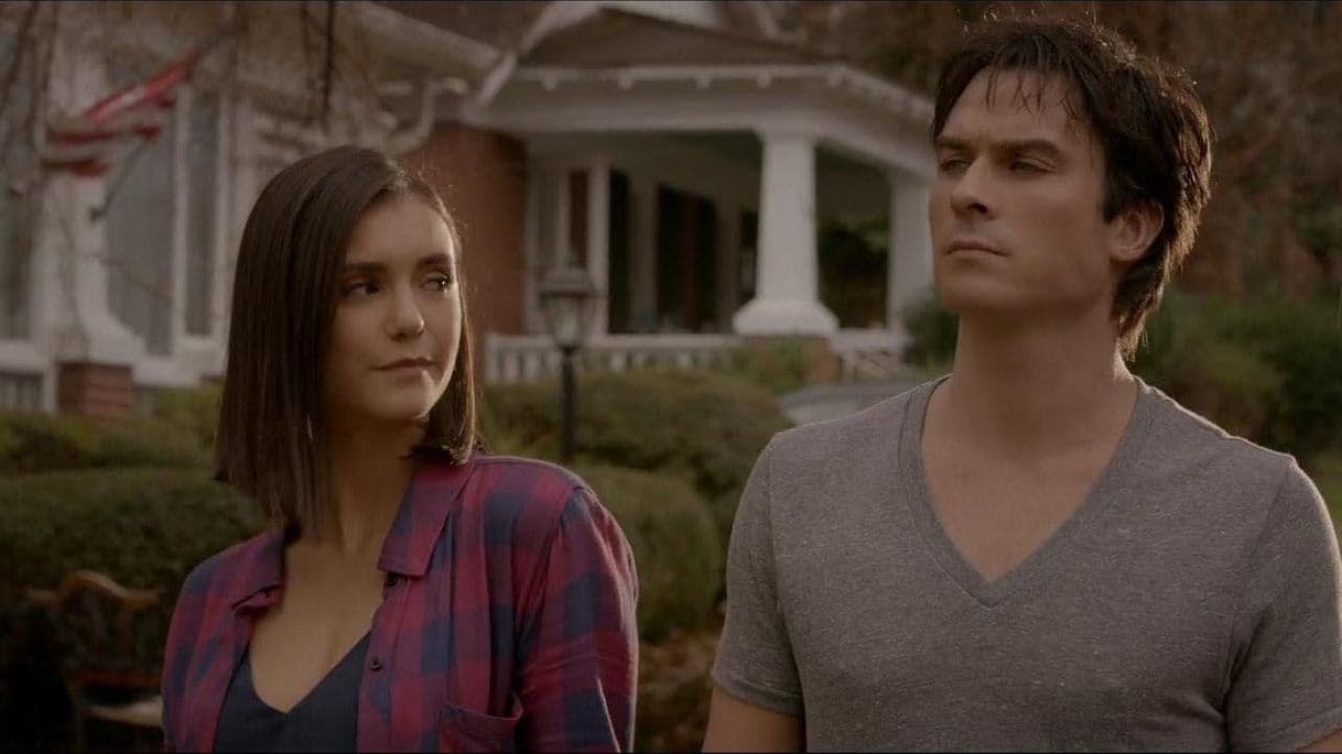 Fashion LEGACIES 1X10 REFERENCIA HIJOS DELENA. 