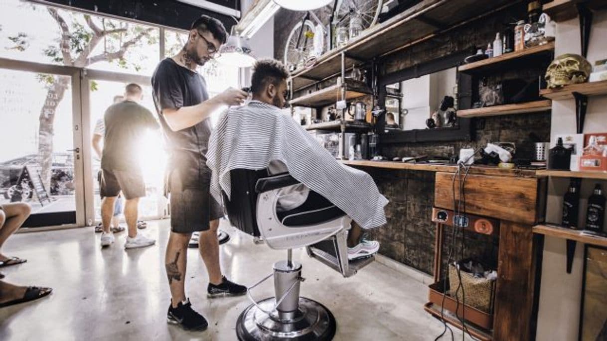 Lugar Harrison's Barbershop