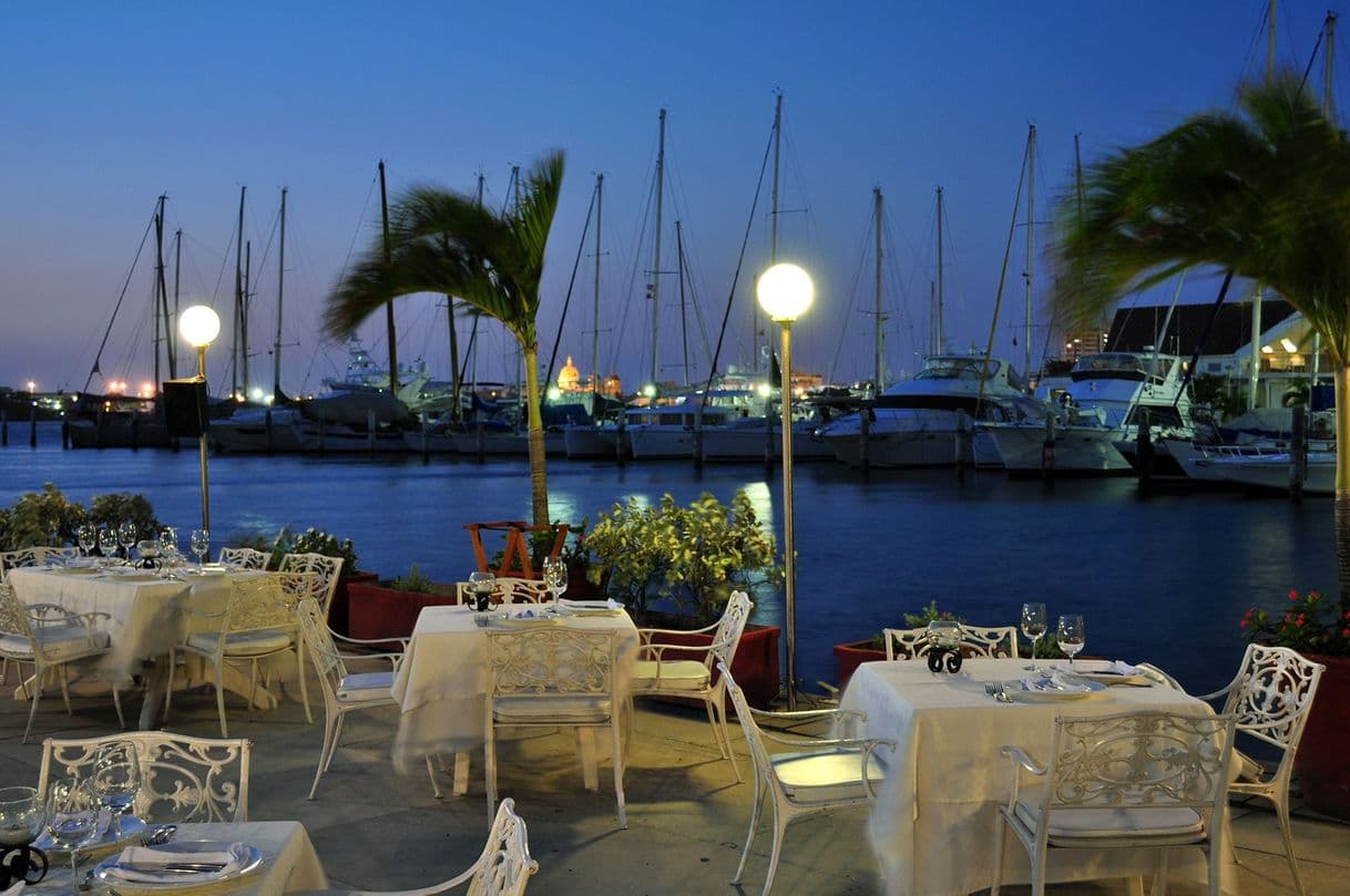 Restaurants Club de pesca de Cartagena - Marina