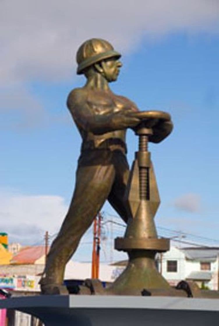 Lugar El Gorosito • Monumento al trabajador petrolero