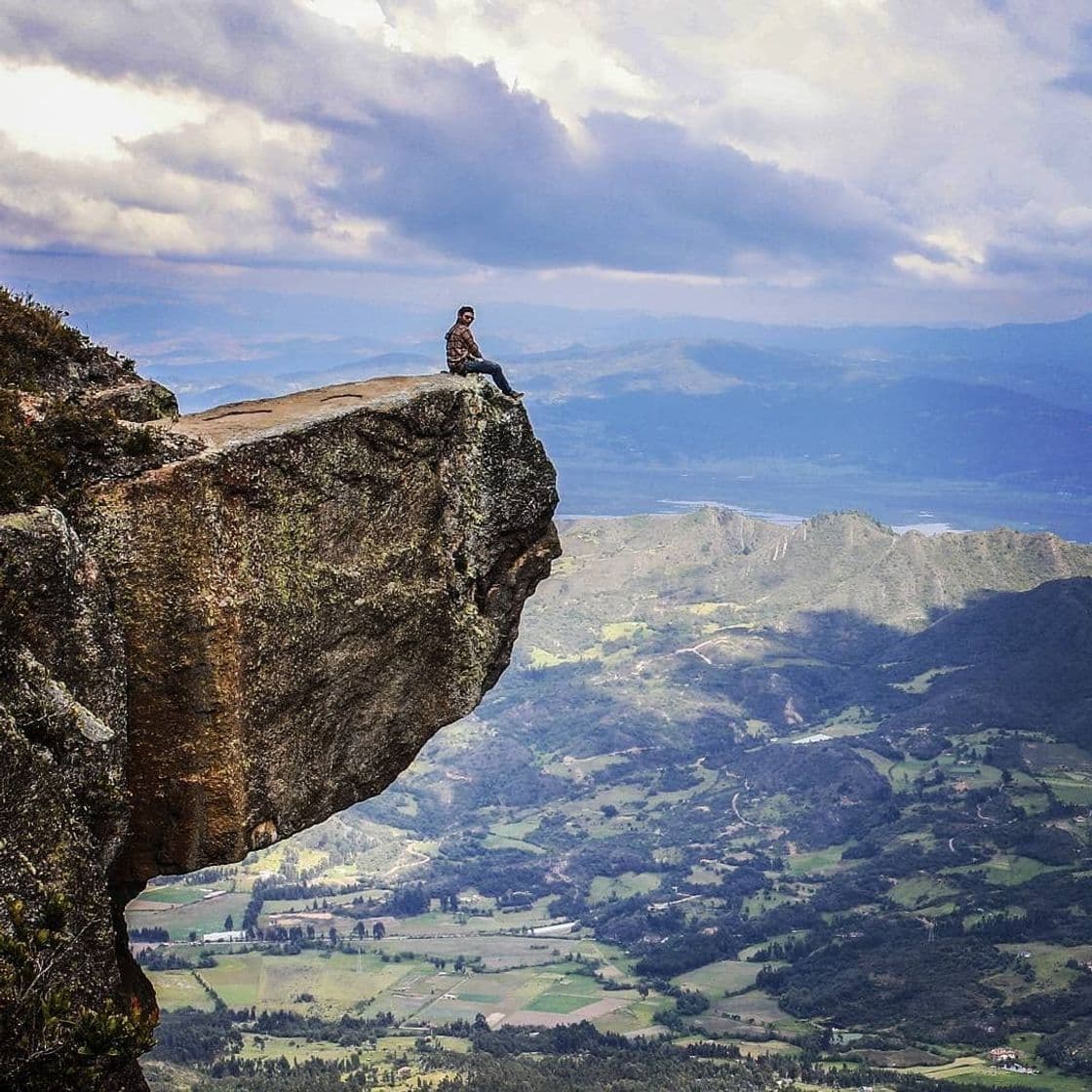 Place PIEDRA COLGADA