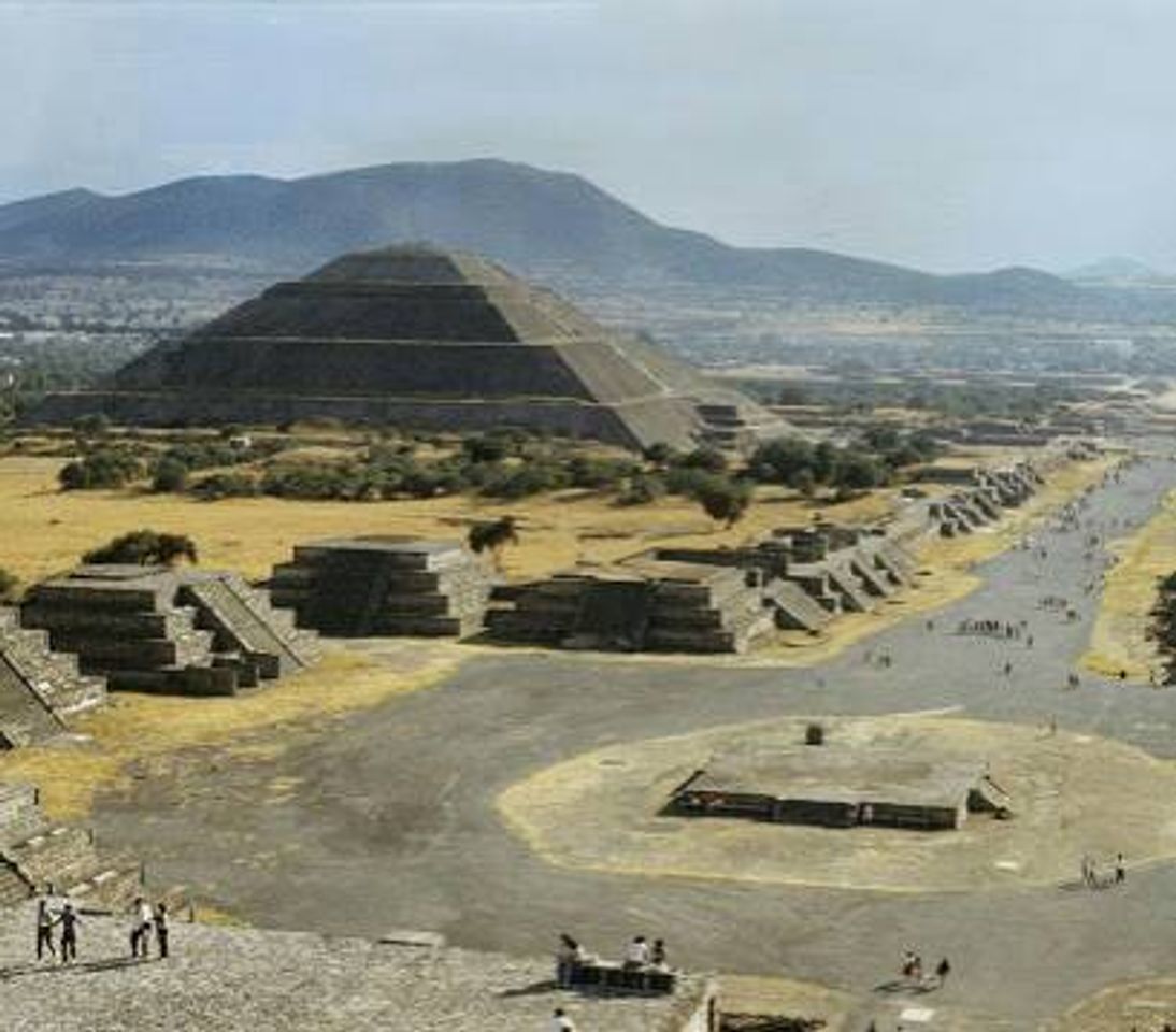 Lugar Piramides De Teotihuacan