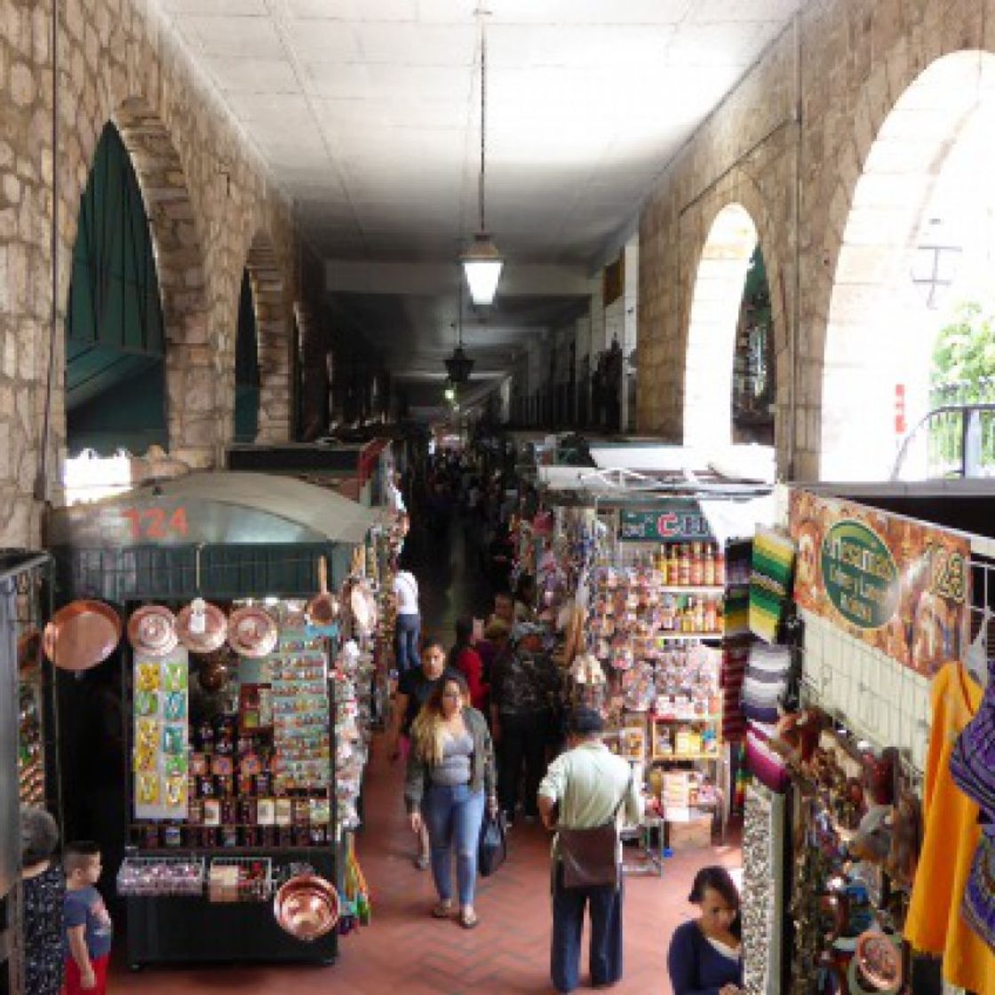 Lugar Mercado de Dulces y Artesanías