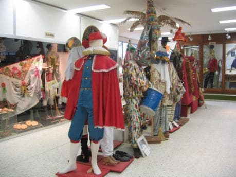 Place Museo de Artes y Tradiciones Populares