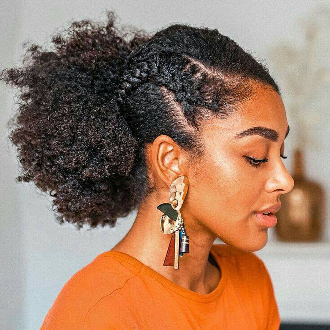 Moda Afro puff com trança nagô 