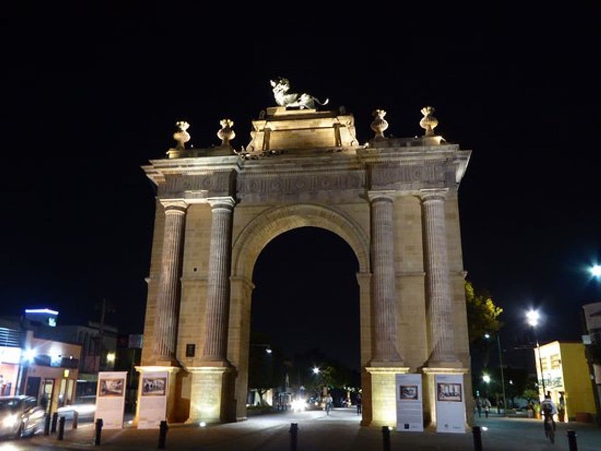 Lugar Arco Triunfal de la Calzada de los Héroes