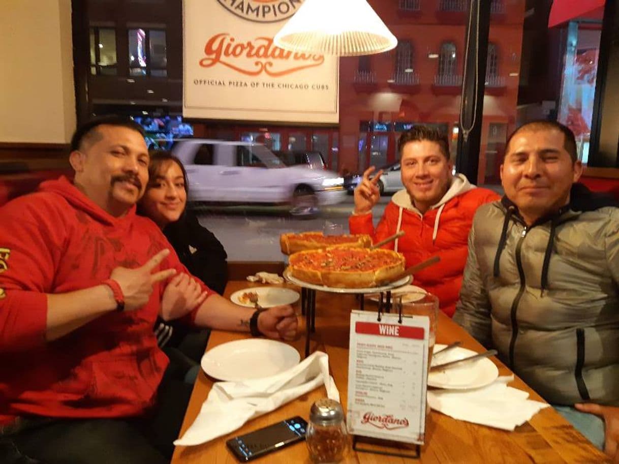 Lugar Giordanos Pizza