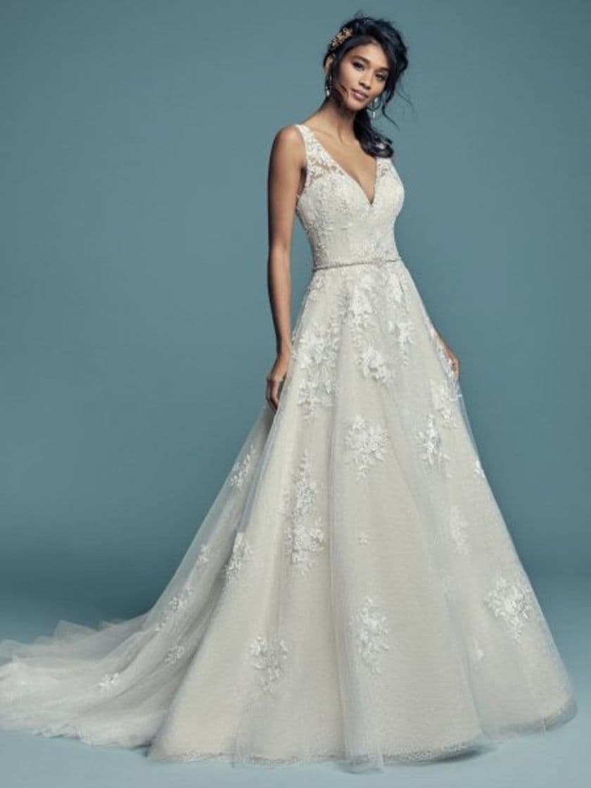 Moda Sleeveless V-neckline Lace Ball Gown Wedding Dress | Kleinfeld ...