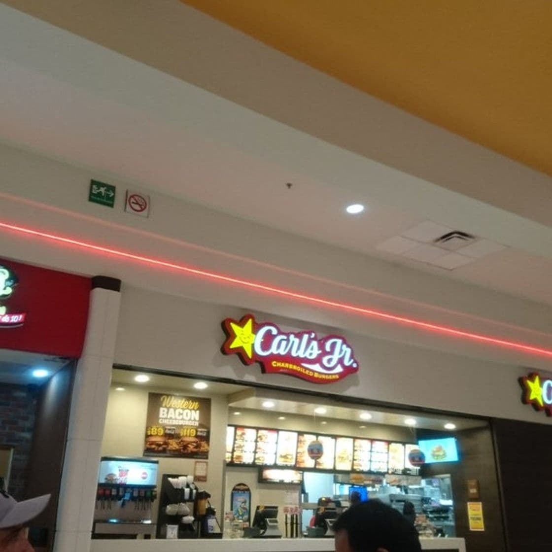 Restaurants Carl's Jr. Sendero La Fe