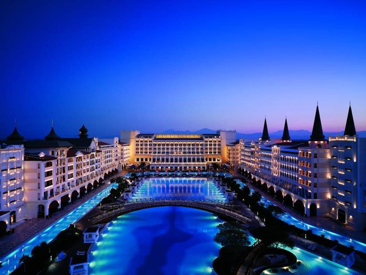 Lugar Titanic Mardan Palace