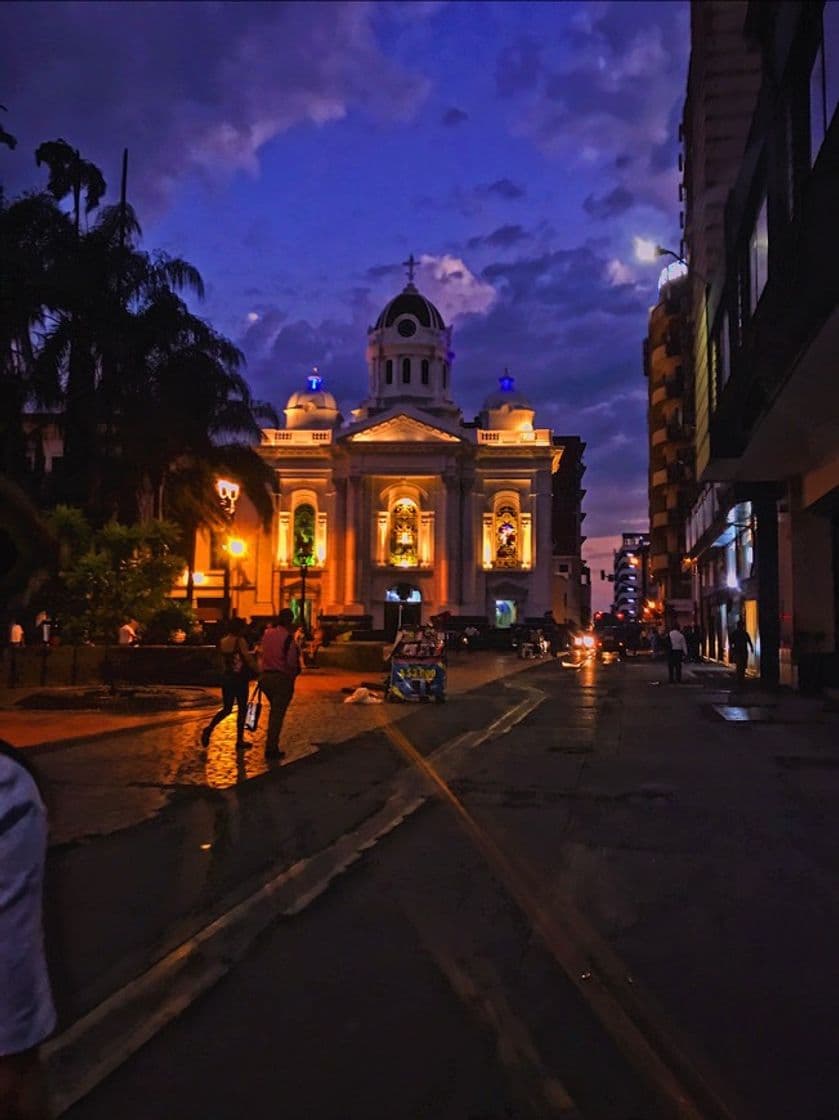 Lugar Plaza Caicedo Centro Cali