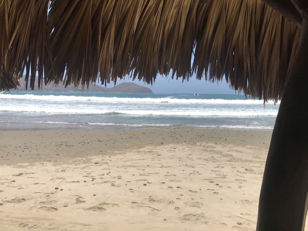 Lugar Zihuatanejo Playa La Madera