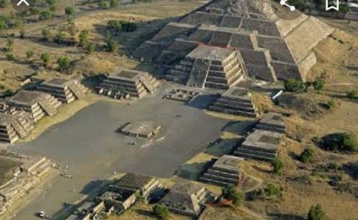 Place Teotihuacan-Entrada-Pirámides.